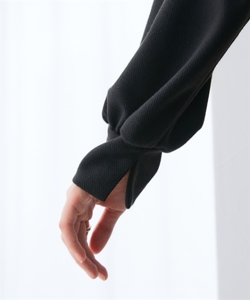 7days Life Styling(セブンデイズライフスタイリング)の「【裏側起毛であったか】フリルネックトップス<大きいサイズ有>(Tシャツ/カットソー・レディース・オフホワイト/ブラック・S/M/L/LL/3L)」の11枚目の写真