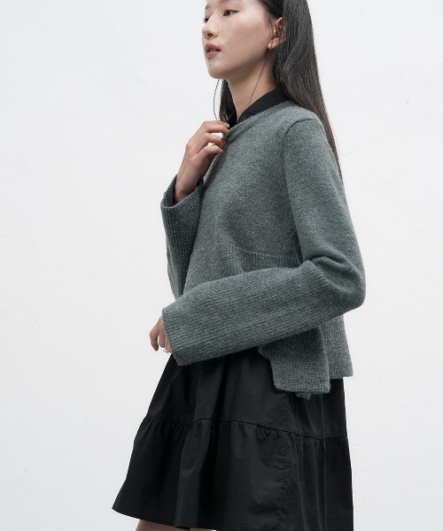 GENERAL IDEA(ジェネラルアイデア)の「【GENERAL IDEA】ニットレイヤードシャツワンピース / WOMAN KNIT LAYERED RUFFLE SHIRT ONE-PIECE(ワンピース・レディース・ベージュ/チャコール・L/M/S)」の4枚目の写真