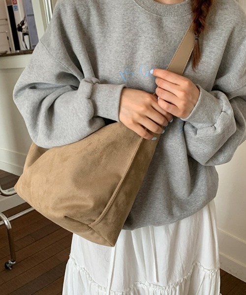 Teem Store(チームストア)の「【A4対応】太ベルトワンハンドルスエードショルダーバッグ(ショルダーバッグ・レディース・ブラウン/イエロー/ベージュ・F)」の11枚目の写真