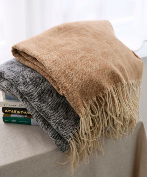 le.coeur blanc（ルクールブラン）の「レオパード＆ヘリンボーン柄ストール（ストール/ショール・レディース・グレー系その他/ベージュ系その他2・FREE）」の4枚目の写真