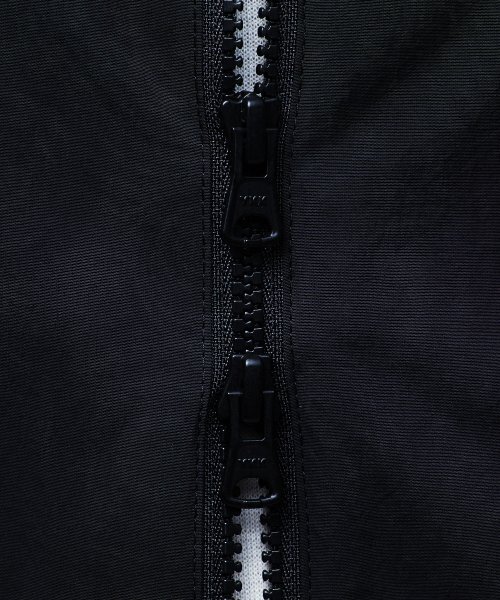 MUSINSA STANDARD（ムシンサスタンダード）の「ARMYIPFUトラックジャケット[ブラック]（ナイロンジャケット・メンズ・その他・MEDIUM/LARGE/X-LARGE/XX-LARGE）」の8枚目の写真