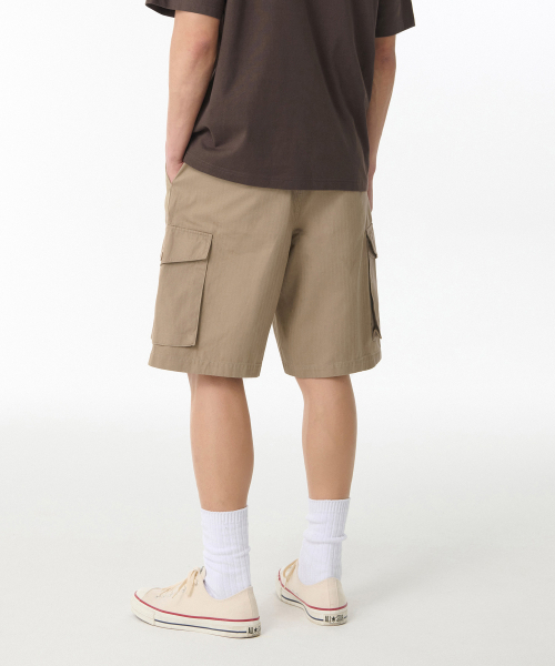 MUSINSA STANDARD（ムシンサスタンダード）の「コットンヘリンボーンカーゴショーツ[ベージュ]（その他パンツ・メンズ・その他・27/28/29/34/32/30/31/33/26/40/38/42/36）」の2枚目の写真