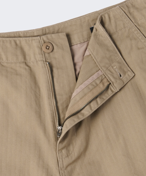 MUSINSA STANDARD（ムシンサスタンダード）の「コットンヘリンボーンカーゴショーツ[ベージュ]（その他パンツ・メンズ・その他・27/28/29/34/32/30/31/33/26/40/38/42/36）」の3枚目の写真