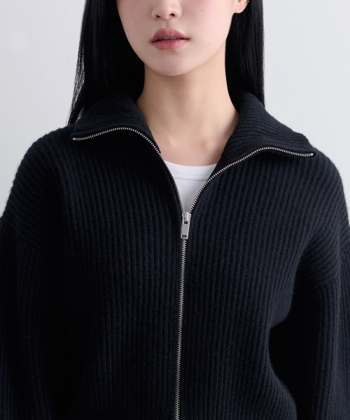 MUSINSA STANDARD WOMAN（ムシンサスタンダードウーマン）の「レディースラムズウールリブニットジップアップ[ブラック]（カーディガン/ボレロ・レディース・その他・SMALL/MEDIUM/LARGE）」の8枚目の写真