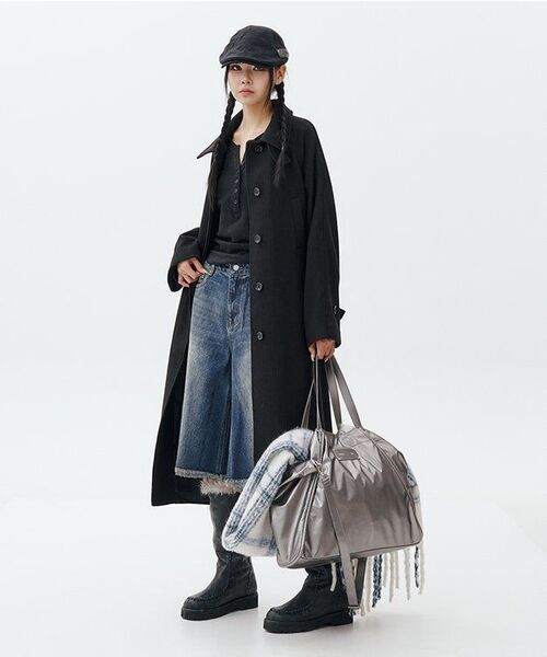 MUSINSA STANDARD WOMAN(ムシンサスタンダードウーマン)の「ウーマンズビッグブラシカットオフバミューダデニムパンツ【ラスティブルー】(デニムパンツ・レディース・その他・30/25/29/24/26/27/28)」の12枚目の写真
