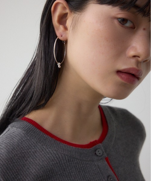 AZUL by moussy(アズールバイマウジー)の「ビッグフープピアス(ピアス(両耳用)・レディース・シルバー/ゴールド系その他・FREE)」の2枚目の写真