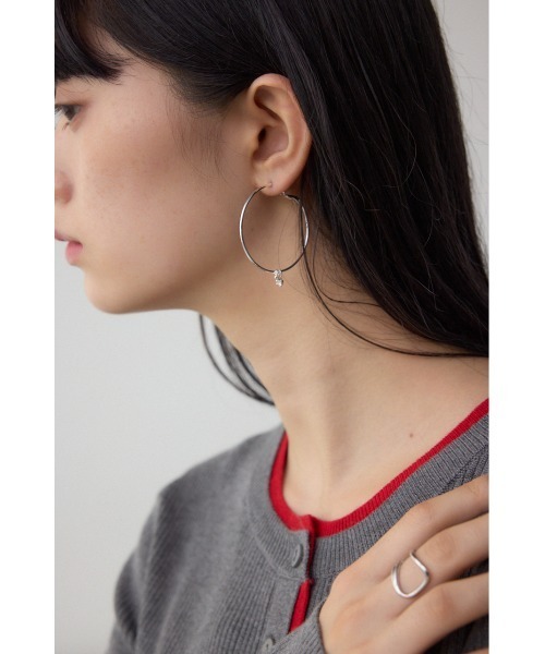 AZUL by moussy(アズールバイマウジー)の「ビッグフープピアス(ピアス(両耳用)・レディース・シルバー/ゴールド系その他・FREE)」の3枚目の写真