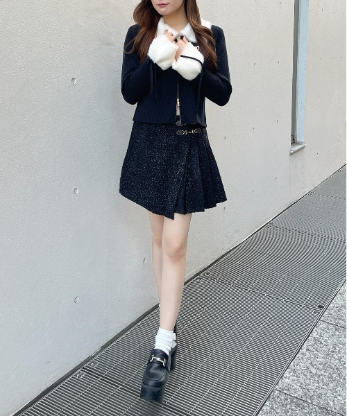 one way（ワンウェイ）の「フェザー衿ZIPニット（ニット/セーター・レディース・ホワイト/ブラック/グレー・FREE）」の8枚目の写真