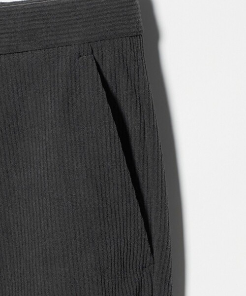 A DAY IN THE LIFE UNITED ARROWS(アデイインザライフユナイテッドアローズ)の「トリコット コーデュロイ 1プリーツ イージーパンツ-ストレッチ-<A DAY IN THE LIFE>(スラックス・メンズ・ブラック/ダークグレー/モカ・S/M/L)」の10枚目の写真
