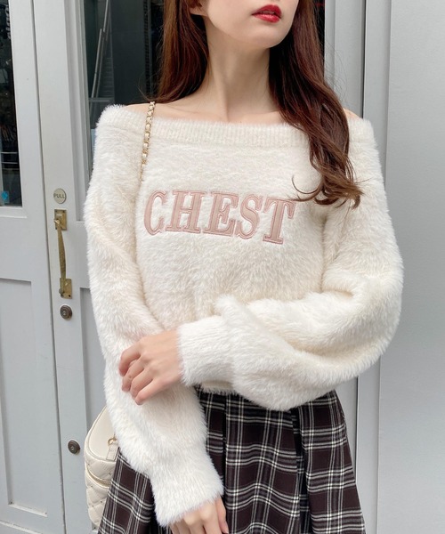 INGNI（イング）の「オフショルレザーロゴ貼付シャギーニット（ニット/セーター・レディース・ホワイト系/グレー系その他6/ワイン系2/ピンク系9・M）」の5枚目の写真