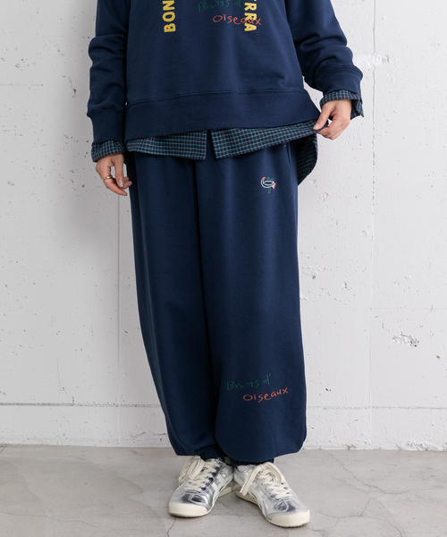 POU DOU DOU（プードゥドゥ）の「ランダム刺繍スウェットバレルパンツ（その他パンツ・レディース・グレー/ネイビー/ダークブラウン・M）」の3枚目の写真