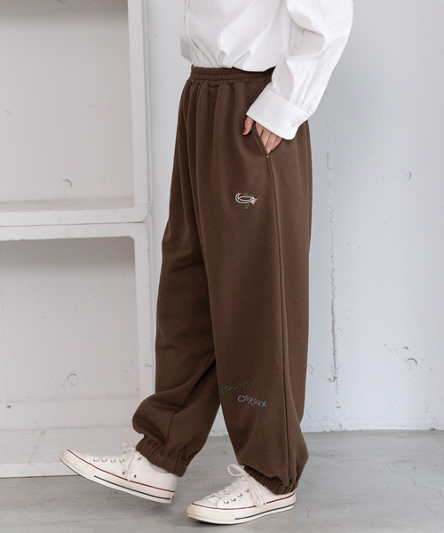 POU DOU DOU（プードゥドゥ）の「ランダム刺繍スウェットバレルパンツ（その他パンツ・レディース・グレー/ネイビー/ダークブラウン・M）」の21枚目の写真