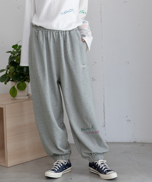 POU DOU DOU（プードゥドゥ）の「ランダム刺繍スウェットバレルパンツ（その他パンツ・レディース・グレー/ネイビー/ダークブラウン・M）」の16枚目の写真