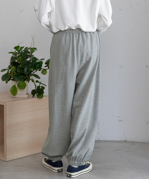 POU DOU DOU（プードゥドゥ）の「ランダム刺繍スウェットバレルパンツ（その他パンツ・レディース・グレー/ネイビー/ダークブラウン・M）」の18枚目の写真