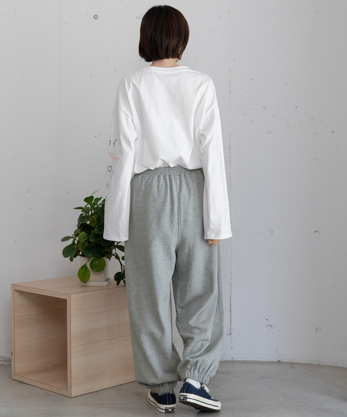 POU DOU DOU（プードゥドゥ）の「ランダム刺繍スウェットバレルパンツ（その他パンツ・レディース・グレー/ネイビー/ダークブラウン・M）」の9枚目の写真