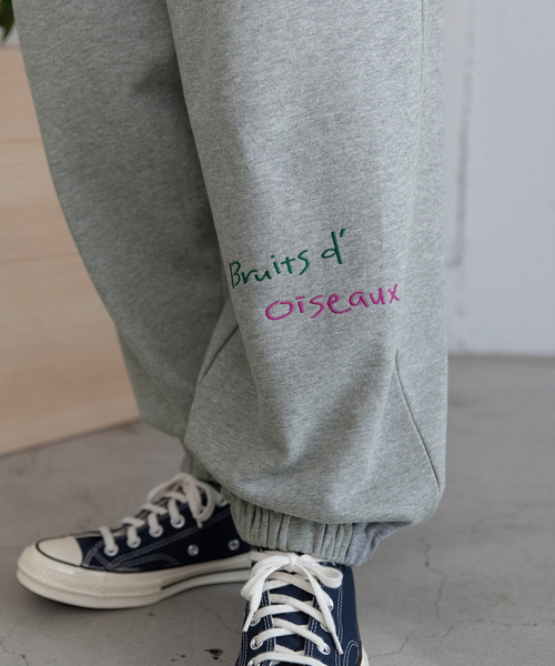 POU DOU DOU（プードゥドゥ）の「ランダム刺繍スウェットバレルパンツ（その他パンツ・レディース・グレー/ネイビー/ダークブラウン・M）」の11枚目の写真