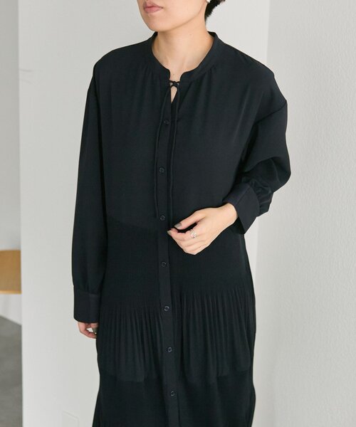 ear PAPILLONNER（イアパピヨネ）の「ステッププリーツワンピース【SUM1 STYLE】（ワンピース・レディース・キャメル/ネイビー・FREE）」の7枚目の写真