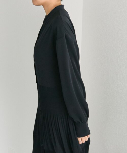 ear PAPILLONNER（イアパピヨネ）の「ステッププリーツワンピース【SUM1 STYLE】（ワンピース・レディース・キャメル/ネイビー・FREE）」の8枚目の写真