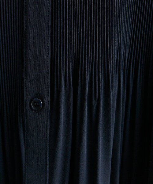 ear PAPILLONNER（イアパピヨネ）の「ステッププリーツワンピース【SUM1 STYLE】（ワンピース・レディース・キャメル/ネイビー・FREE）」の12枚目の写真