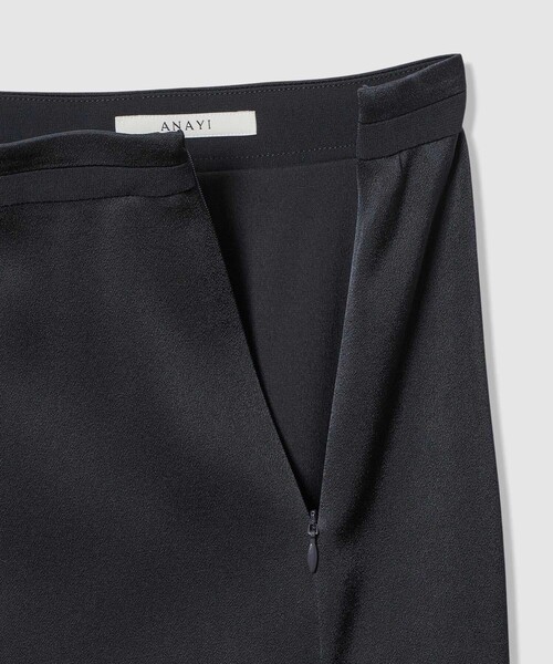 ANAYI（アナイ）の「【Eternal Line 2026】トリアセサテンマーメイド スカート（スカート・レディース・アイボリー/ライトブルー/ネイビー・36/38/34）」の21枚目の写真