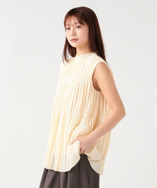 BEAMS HEART（ビームスハート）の「ハイネック プリーツ ブラウス（シャツ/ブラウス・レディース・ネイビー/イエロー系その他4/オフホワイト・FREE）」の17枚目の写真