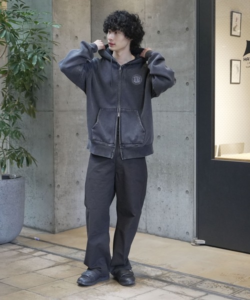 BEN DAVIS(ベンデイビス)の「【BEN DAVIS/ベンデイビス】【こなれヴィンテージ感】フードワッペン ダブルジップパーカー ブリーチ加工 ユーズド風 フルジップ フーディー ストリート 古着系 ユニセックス(パーカー・メンズ・ブラック/ダークブラウン・LARGE/X-LARGE/MEDIUM)」の3枚目の写真