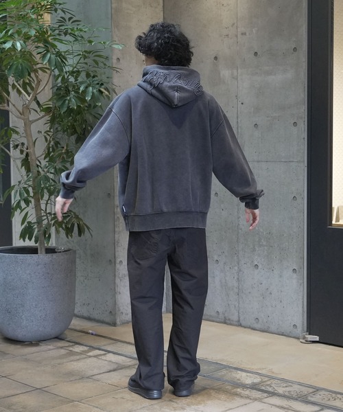 BEN DAVIS(ベンデイビス)の「【BEN DAVIS/ベンデイビス】【こなれヴィンテージ感】フードワッペン ダブルジップパーカー ブリーチ加工 ユーズド風 フルジップ フーディー ストリート 古着系 ユニセックス(パーカー・メンズ・ブラック/ダークブラウン・LARGE/X-LARGE/MEDIUM)」の4枚目の写真