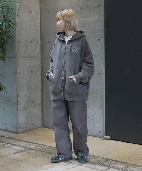 BEN DAVIS(ベンデイビス)の「【BEN DAVIS/ベンデイビス】【こなれヴィンテージ感】フードワッペン ダブルジップパーカー ブリーチ加工 ユーズド風 フルジップ フーディー ストリート 古着系 ユニセックス(パーカー・メンズ・ブラック/ダークブラウン・LARGE/X-LARGE/MEDIUM)」の13枚目の写真