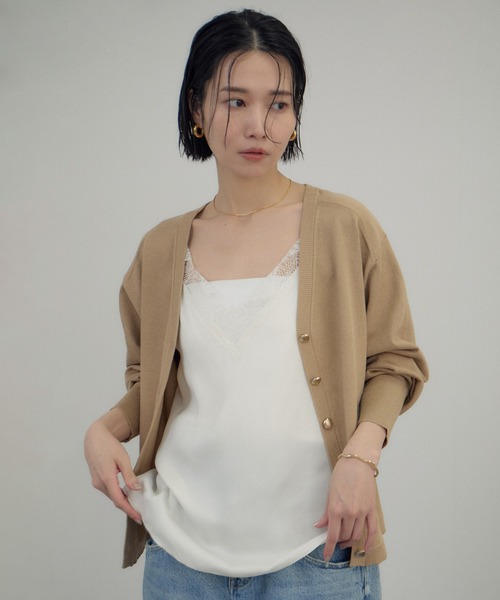 SALON adam et rope'(サロン アダム エ ロペ)の「ブライト2WAYカーディガン(カーディガン/ボレロ・レディース・チャコールグレー/ベージュ/サックスブルー・FREE)」の4枚目の写真