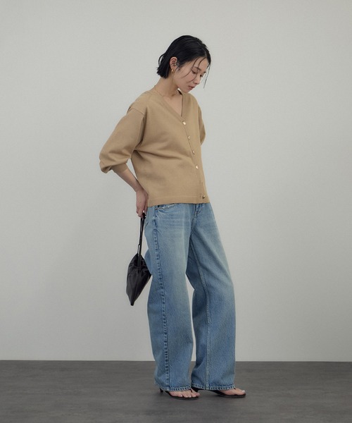 SALON adam et rope'(サロン アダム エ ロペ)の「ブライト2WAYカーディガン(カーディガン/ボレロ・レディース・チャコールグレー/ベージュ/サックスブルー・FREE)」の9枚目の写真