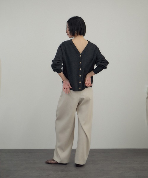 SALON adam et rope'(サロン アダム エ ロペ)の「ブライト2WAYカーディガン(カーディガン/ボレロ・レディース・チャコールグレー/ベージュ/サックスブルー・FREE)」の11枚目の写真