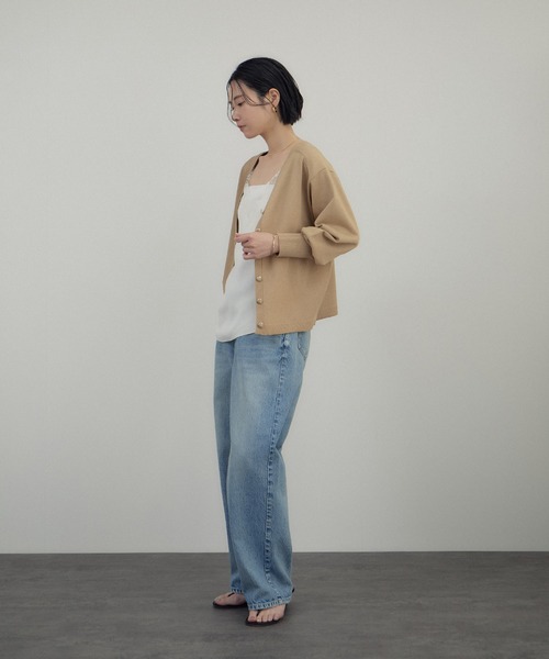 SALON adam et rope'(サロン アダム エ ロペ)の「ブライト2WAYカーディガン(カーディガン/ボレロ・レディース・チャコールグレー/ベージュ/サックスブルー・FREE)」の14枚目の写真