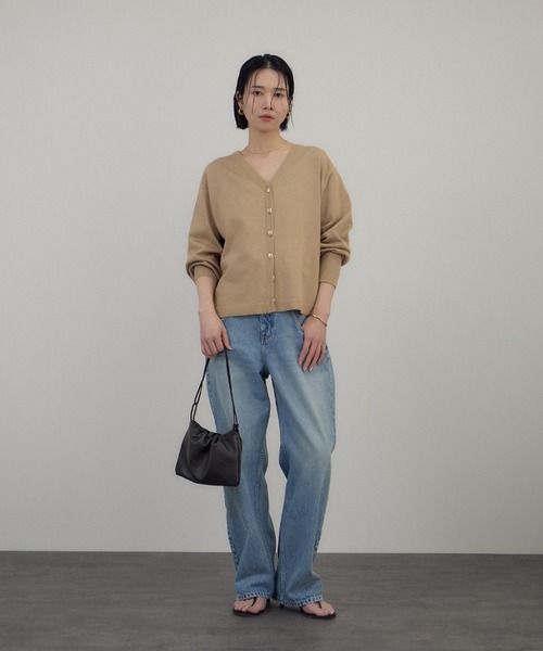 SALON adam et rope'(サロン アダム エ ロペ)の「ブライト2WAYカーディガン(カーディガン/ボレロ・レディース・チャコールグレー/ベージュ/サックスブルー・FREE)」の15枚目の写真