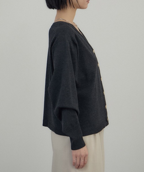 SALON adam et rope'(サロン アダム エ ロペ)の「ブライト2WAYカーディガン(カーディガン/ボレロ・レディース・チャコールグレー/ベージュ/サックスブルー・FREE)」の22枚目の写真