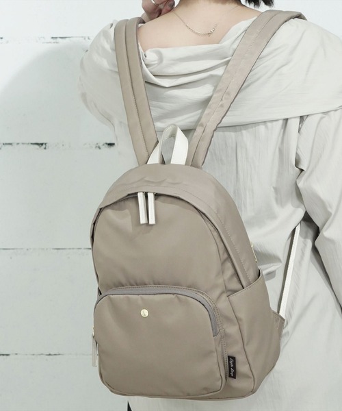 Legato Largo(レガートラルゴ)の「"02"≪Legato Largo≫肩楽 7ポケット/8L ナイロン ミニ リュック(バックパック/リュック・レディース・ネイビー/ブラック/グレー/ライトブラウン・ONE SIZE)」の3枚目の写真