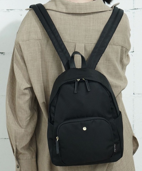 Legato Largo(レガートラルゴ)の「"02"≪Legato Largo≫肩楽 7ポケット/8L ナイロン ミニ リュック(バックパック/リュック・レディース・ネイビー/ブラック/グレー/ライトブラウン・ONE SIZE)」の1枚目の写真
