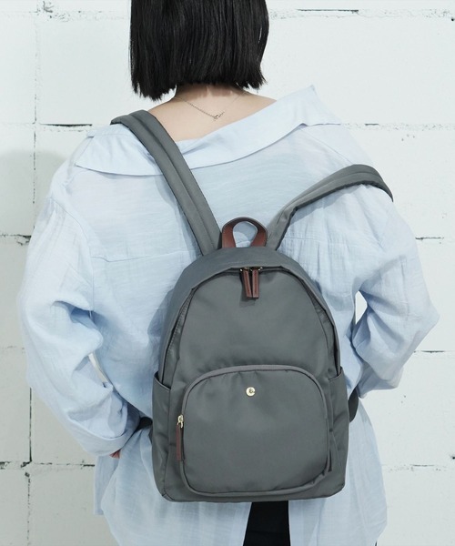 Legato Largo(レガートラルゴ)の「"02"≪Legato Largo≫肩楽 7ポケット/8L ナイロン ミニ リュック(バックパック/リュック・レディース・ネイビー/ブラック/グレー/ライトブラウン・ONE SIZE)」の5枚目の写真