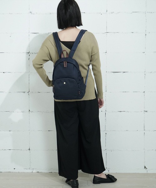 Legato Largo(レガートラルゴ)の「"02"≪Legato Largo≫肩楽 7ポケット/8L ナイロン ミニ リュック(バックパック/リュック・レディース・ネイビー/ブラック/グレー/ライトブラウン・ONE SIZE)」の8枚目の写真