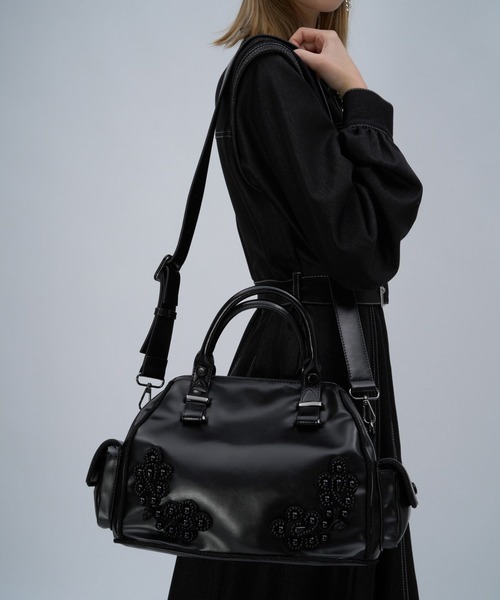 HARE（ハレ）の「エンブロイダリーボストンバッグ(HARE)（ボストンバッグ・レディース・ブラック・FREE）」の3枚目の写真