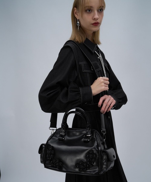 HARE（ハレ）の「エンブロイダリーボストンバッグ(HARE)（ボストンバッグ・レディース・ブラック・FREE）」の4枚目の写真