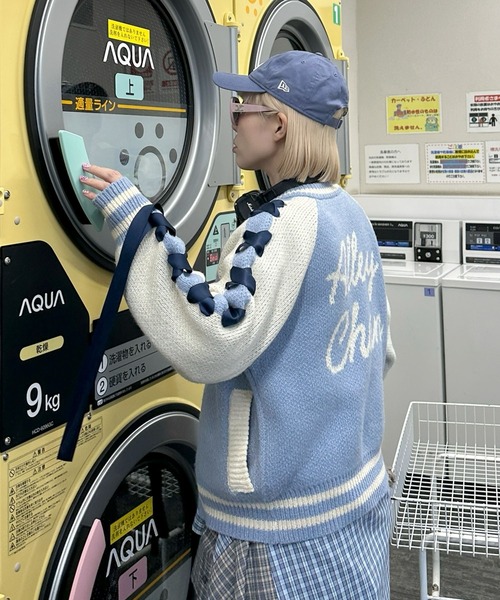 Alley Tokyo(アリートーキョー)の「袖リボンALLEYニットスタジャン(ニット/セーター・レディース・ピンク/サックスブルー・FREE)」の22枚目の写真