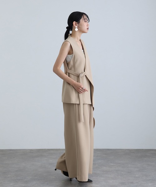 atlo（アトロ）の「アシンメトリー テーラード ジレ パンツドレス フォーマル お呼ばれ&ロング丈ワイド セットアップ 結婚式 二次会 同窓会 成人式 オケージョンドレス （パンツドレス・レディース・ブラック/チャコール/ベージュ・L/M）」の18枚目の写真