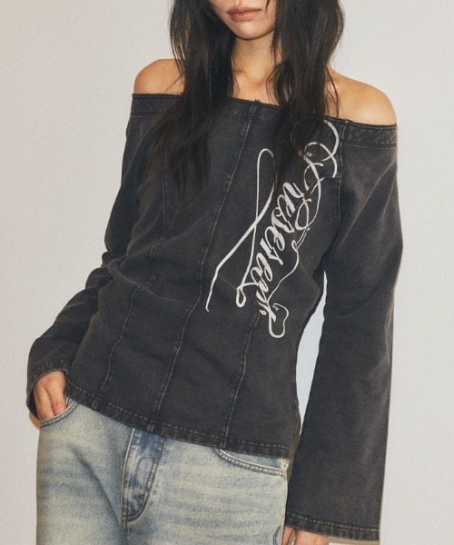 MAHAGRID(マハグリッド)の「『mahagrid/マハグリッド』 WASHED CUT-OUT OFF SHOULDER TEE/ウォッシュド カットアウト オフショルダー Tシャツ(Tシャツ/カットソー・レディース・ブラック・FREE)」の7枚目の写真