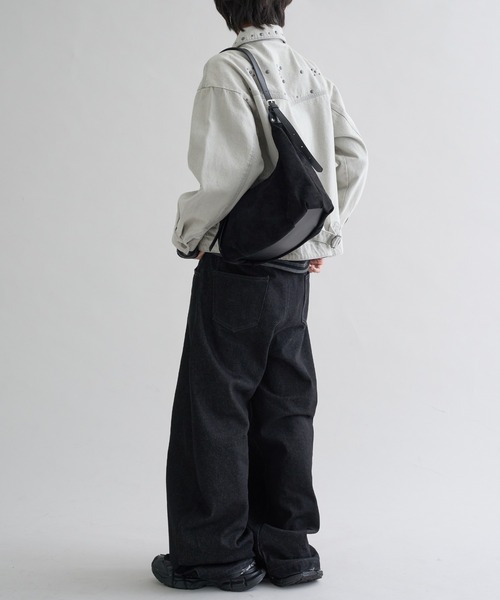 EPNK（イーピーエヌケー）の「Compact suede like shoulder bag / コンパクトスエードライクショルダーバッグ（ショルダーバッグ・メンズ・ネイビー/ブラウン/ダークブラウン/ブラック・ONE SIZE）」の5枚目の写真