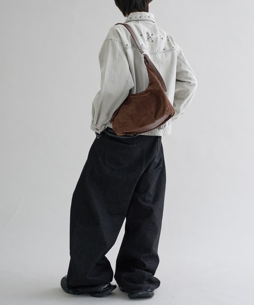 EPNK（イーピーエヌケー）の「Compact suede like shoulder bag / コンパクトスエードライクショルダーバッグ（ショルダーバッグ・メンズ・ネイビー/ブラウン/ダークブラウン/ブラック・ONE SIZE）」の6枚目の写真