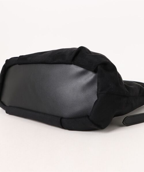 EPNK（イーピーエヌケー）の「Compact suede like shoulder bag / コンパクトスエードライクショルダーバッグ（ショルダーバッグ・メンズ・ネイビー/ブラウン/ダークブラウン/ブラック・ONE SIZE）」の9枚目の写真