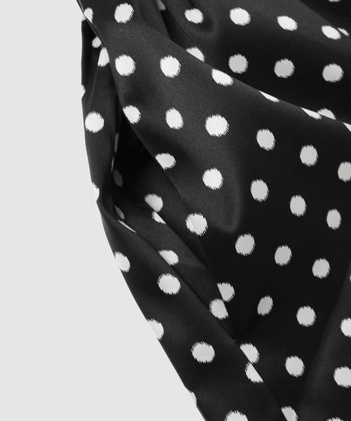 GANNI（ガニー）の「Printed Double Satin Mini Strap Dress（ドレス・レディース・ブラック・36/34）」の4枚目の写真