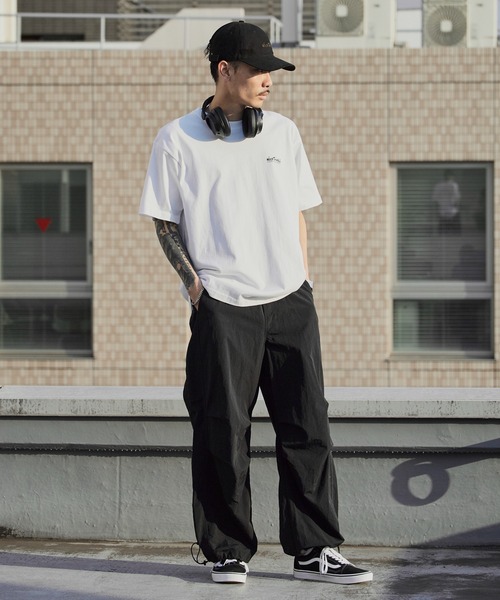 WILD THINGS（ワイルドシングス）の「WILD THINGS/ワイルドシングス OLD ICONS TEE ブランドロゴ プリントTシャツ 2026年春夏（Tシャツ/カットソー・メンズ・ホワイト/ブラック/カーキオリーブ・M/L/XL）」の12枚目の写真