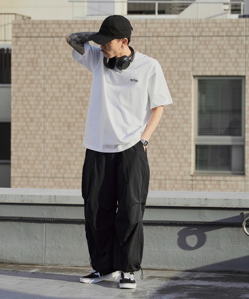 WILD THINGS（ワイルドシングス）の「WILD THINGS/ワイルドシングス OLD ICONS TEE ブランドロゴ プリントTシャツ 2026年春夏（Tシャツ/カットソー・メンズ・ホワイト/ブラック/カーキオリーブ・M/L/XL）」の15枚目の写真