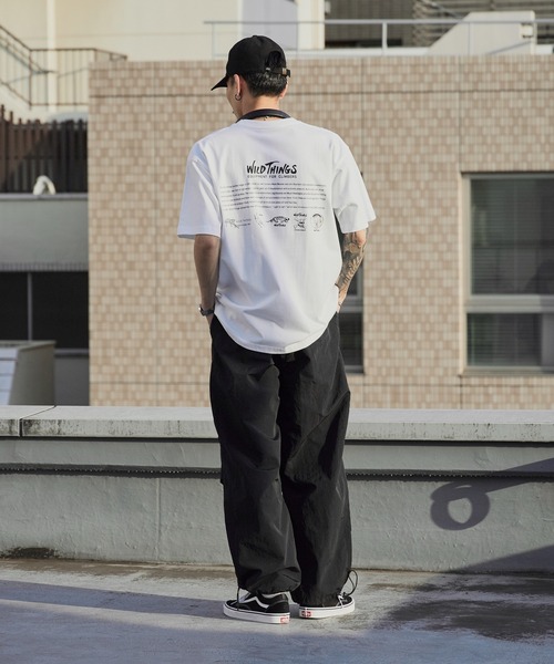 WILD THINGS（ワイルドシングス）の「WILD THINGS/ワイルドシングス OLD ICONS TEE ブランドロゴ プリントTシャツ 2026年春夏（Tシャツ/カットソー・メンズ・ホワイト/ブラック/カーキオリーブ・M/L/XL）」の17枚目の写真
